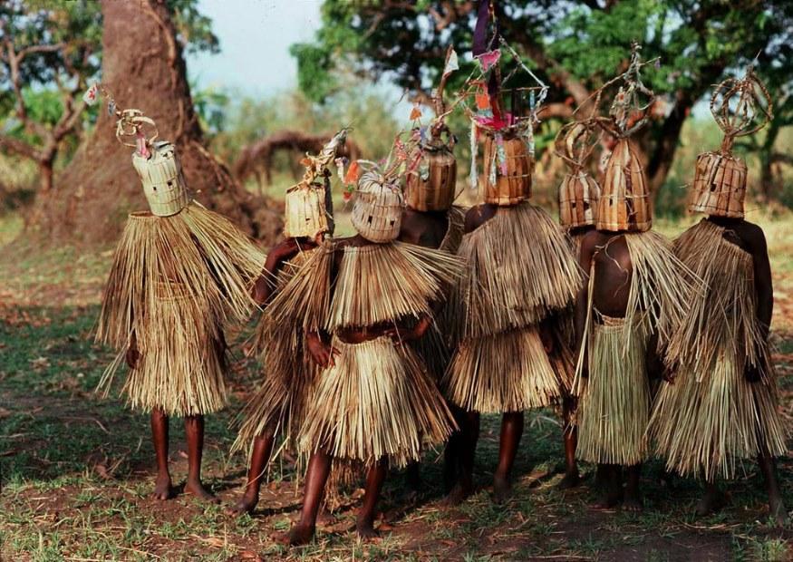 Foto ritual de iniciaciA³n en malawi, Africa
